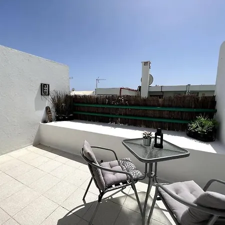 Casa Perdy, Beautiful 1 Bedroom With Communal Pool Apartment