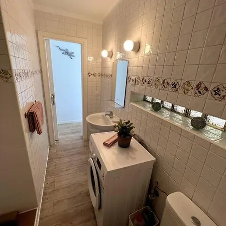 Casa Perdy, Beautiful 1 Bedroom With Communal Pool Apartment